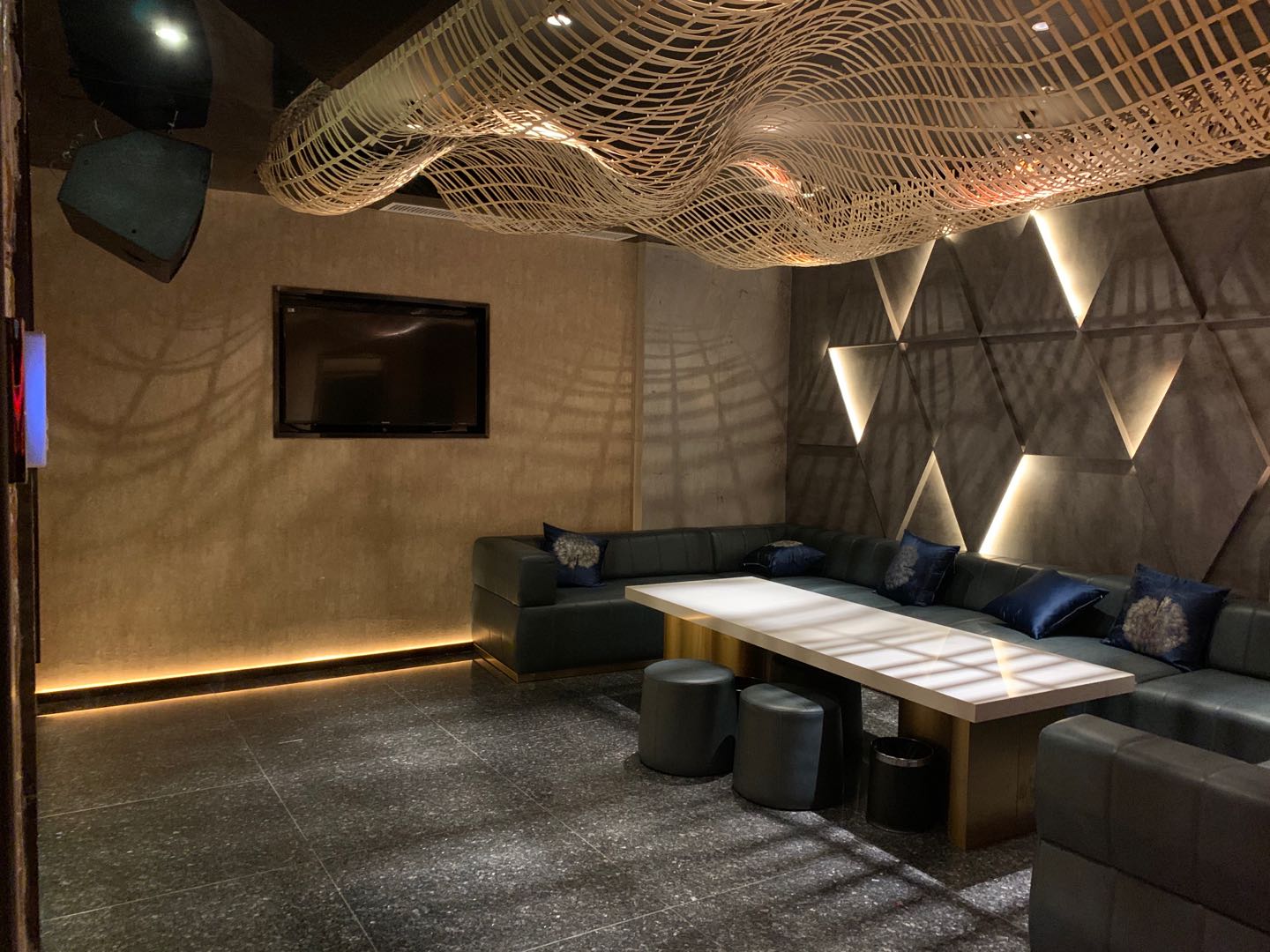 深圳深港建設工程發展有限公司